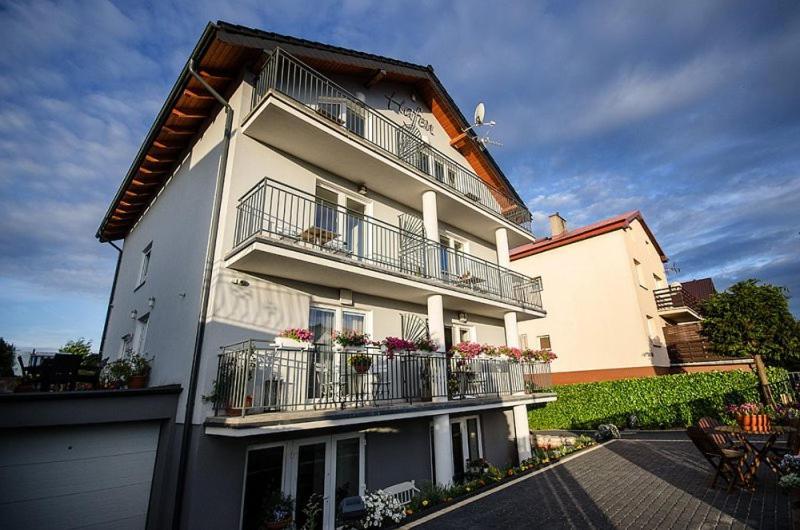 Pokoje Goscinne Hafen Guesthouse - Wladyslawowo Bagian luar foto